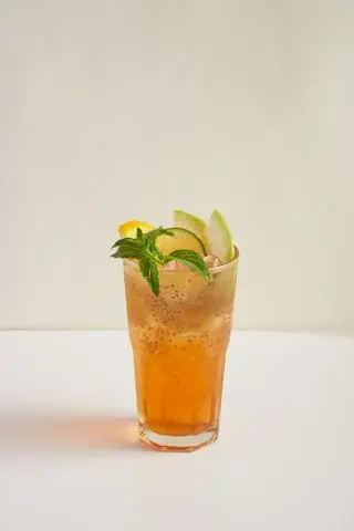Hình ảnh Trà ổi hạt chia | Guava chia seed tea
