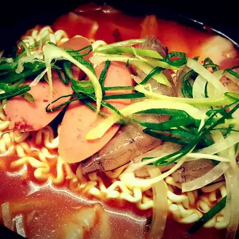 Hình ảnh Mì gói kim chi