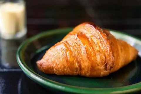 Hình ảnh Croissant plain