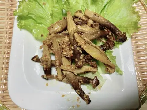 Hình ảnh Nấm mối xào bơ tỏi