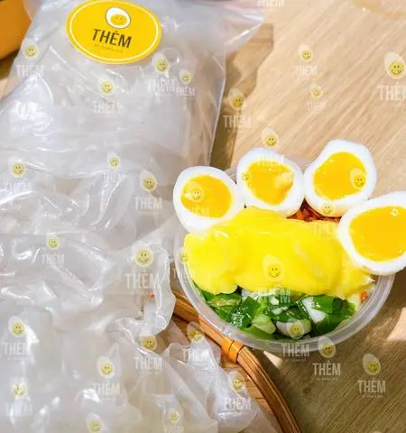 Hình ảnh Bánh tráng chấm bơ trứng cút lòng đào