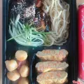 Hình ảnh Combo mỳ tương đen với trứng cuộn và nước ngọt