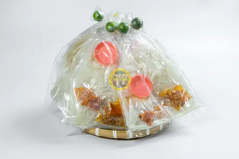 Hình ảnh Bánh tráng chấm lá chuối