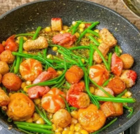 Hình ảnh Cá viên xào mắm tỏi 2 người ăn 