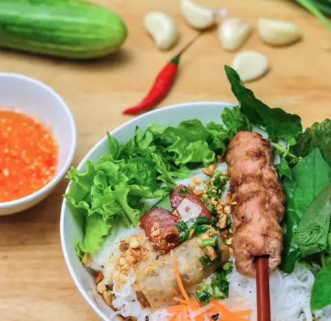 Hình ảnh Bún chả giò nem nướng