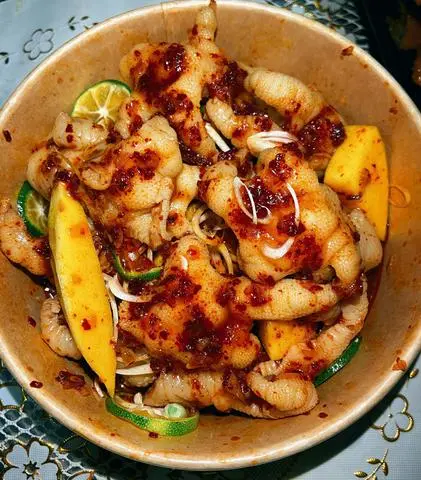 Hình ảnh Chân gà rút xương sốt Thái