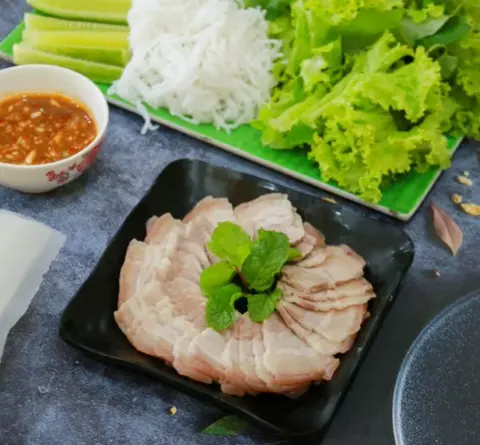 Hình ảnh BÁNH TRÁNG CUỐN THỊT HEO