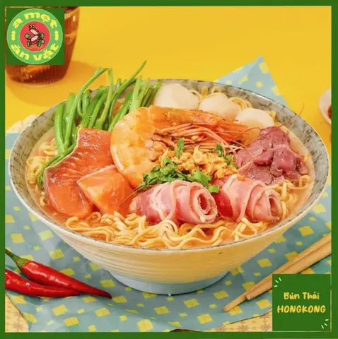 Hình ảnh Bún Thái bò lăn quay