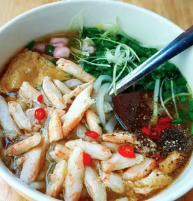 Hình ảnh Bánh canh cua thố lớn
