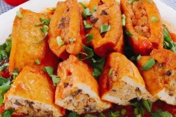 Hình ảnh Cơm đậu hũ dồn thịt sốt cà