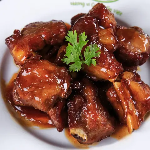 Hình ảnh Cơm tấm sườn non ram mặn