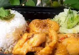 Hình ảnh Cơm gà xào sả ớt