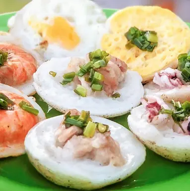 Hình ảnh Bánh căn thịt mực