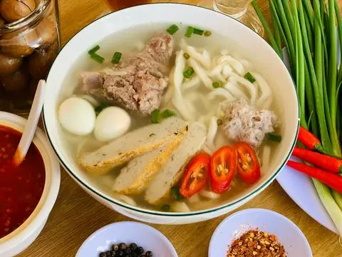 Hình ảnh Bánh canh trứng chả xương