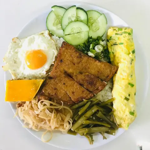 Hình ảnh Trứng chiên chả cá bì chả ốp la