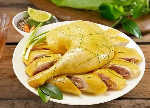 Hình ảnh Gà nửa con chặt lá chanh