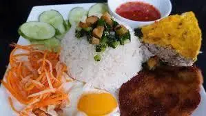 Hình ảnh Cơm tấm sườn chả trứng