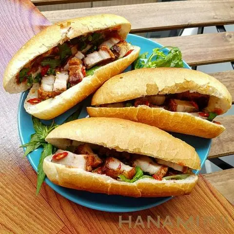Hình ảnh Bánh mì heo quay