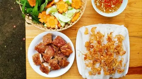 Hình ảnh Bánh cuốn heo quay