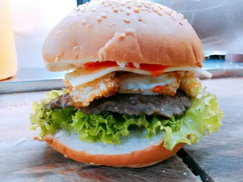 Hình ảnh Hamburger bò trứng