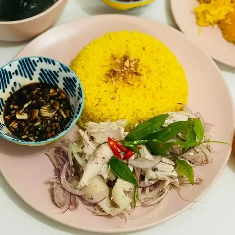 Hình ảnh Cơm gỏi 1 người