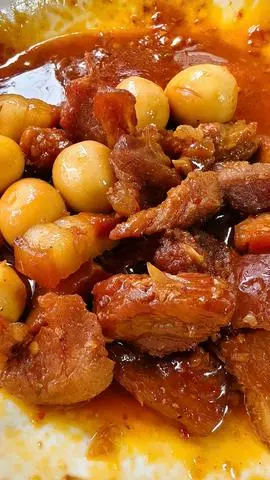Hình ảnh Cơm thịt kho trứng cút