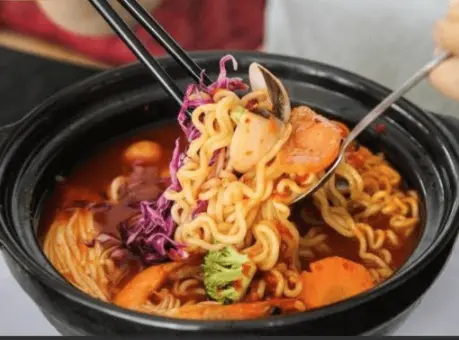 Hình ảnh Mì cay thập cẩm