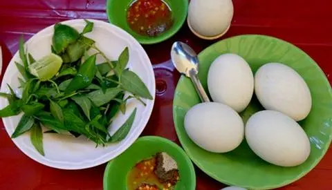 Hình ảnh Hủ tiếu hột vịt lộn