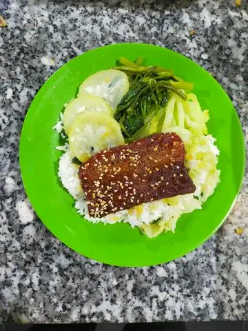 Hình ảnh Cơm heo quay chay