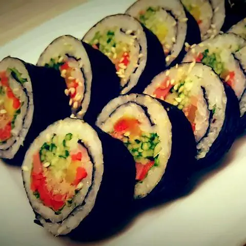 Hình ảnh Kimbab Cá Ngừ