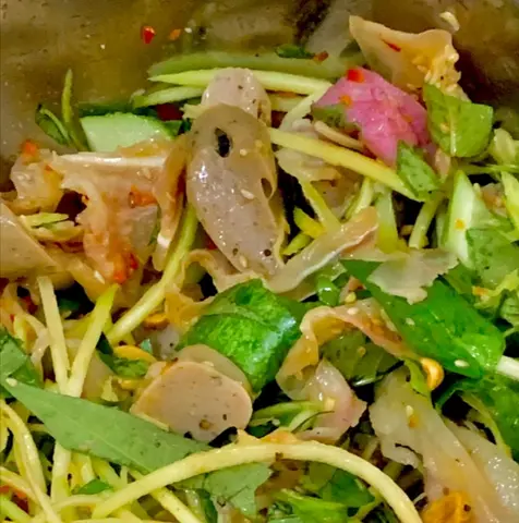 Hình ảnh Tré trộn với chả bò 