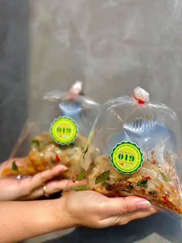 Hình ảnh Bánh tráng tỏi ớt nhỏ