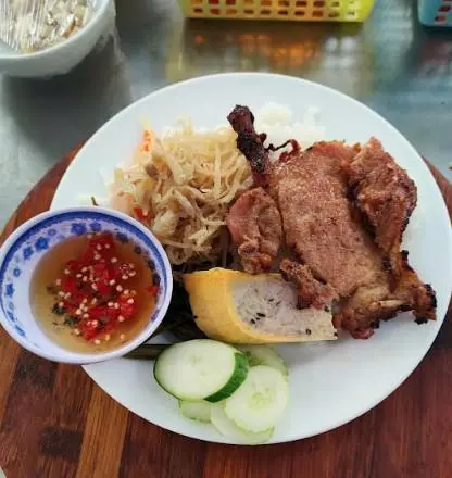 Hình ảnh Cơm sườn bì chả