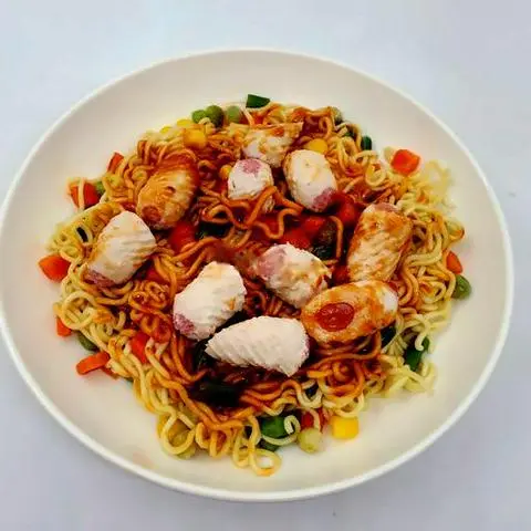 Hình ảnh Mì trộn mực xoắn