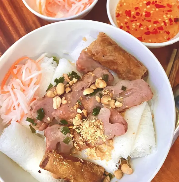 Hình ảnh Bánh hỏi - nem nướng - chả giò