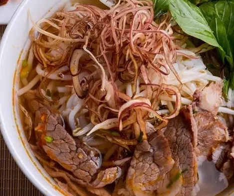 Hình ảnh Bún bò tái nạm