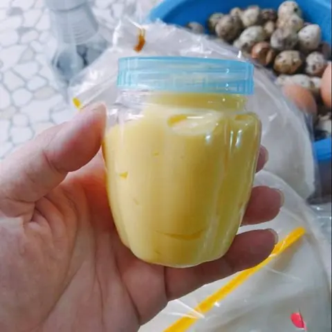 Hình ảnh Bơ Hột Gà Chai 150gr