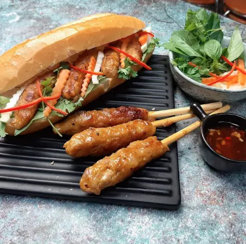 Hình ảnh Bánh mì nem nướng