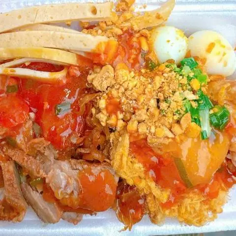 Hình ảnh Xôi Full Topping + Ốp La (Đặc Biệt)