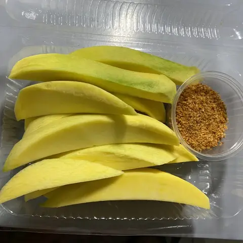 Hình ảnh Xoài Tứ Quý chấm muối - 300gr