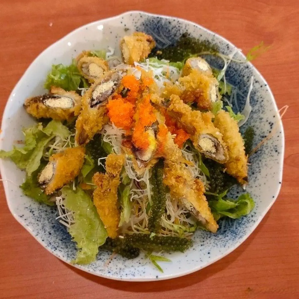 Hình ảnh Salad Cá Trứng Chiên Giòn
