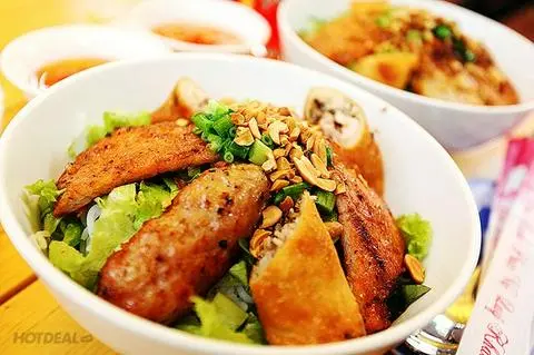 Hình ảnh Bánh hỏi chả giò nem nướng