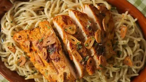 Hình ảnh Mì spaghetti gà - Chicken spaghetti