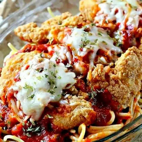 Hình ảnh Mì Ý sốt bò bằm  gà tempura
