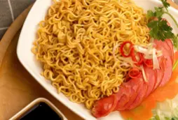 Hình ảnh Mì Xào Xúc Xích