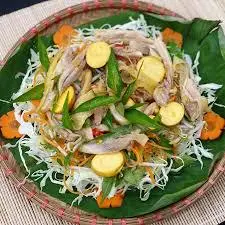 Hình ảnh Gỏi gà xé phay - nửa con