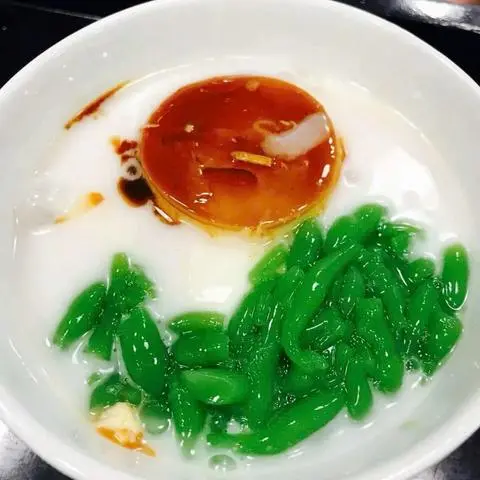 Hình ảnh Tàu hũ bánh flan bánh lọt