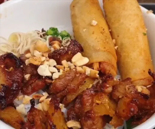 Hình ảnh Bún thịt nướng - chả giò