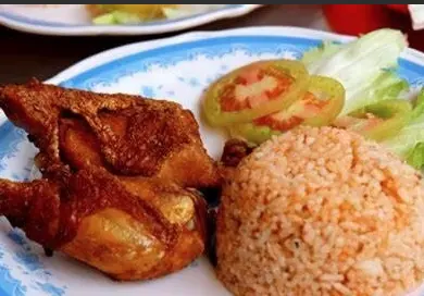 Hình ảnh Cơm chiên gà xối mỡ nhỏ (đùi tỏi/má đùi)