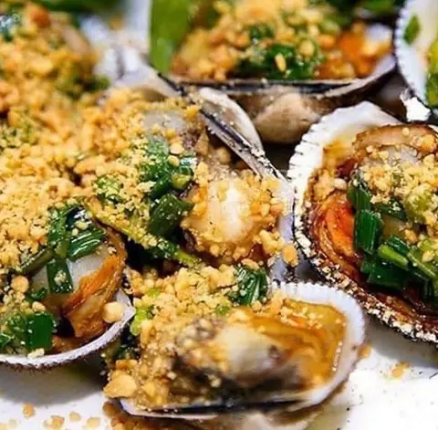 Hình ảnh Sò lông nướng mỡ hành